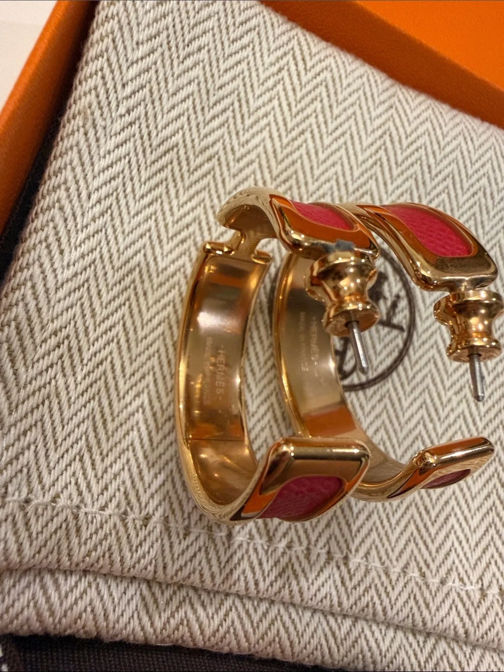 Hermes distinctive shaped